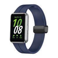 eses Silikónový remienok s magnetickou sponou pre Samsung Galaxy Fit 3 - Modrý