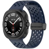 eses Silikónový dierkovaný remienok s magnetickou prackou pre Samsung Galaxy Watch Ultra 47 mm - Modrý