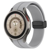 eses Silikónový remienok s magnetickou sponou pre Samsung Galaxy Watch 4, 5, 6, 7 - Svetlo sivý